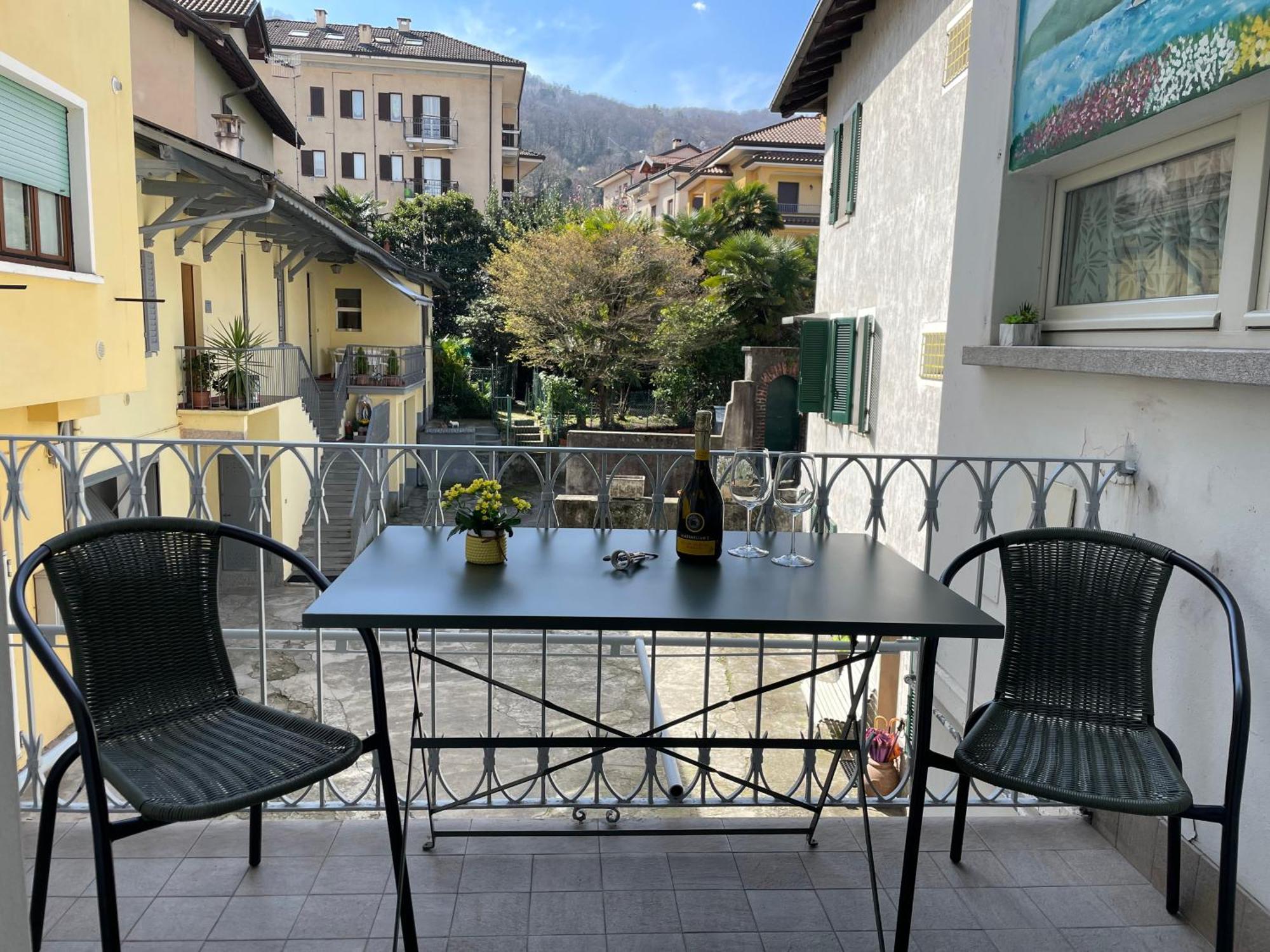 Da Meggy Lägenhet Stresa Exteriör bild